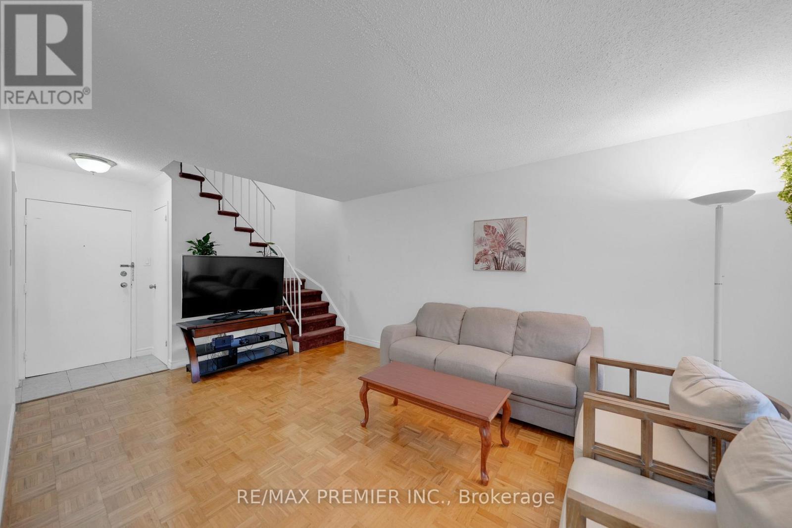 Row / Townhouse for Sale in 209 - 2095 ROCHE COURT|Mississauga (Sheridan), Ontario L5K2C8 3