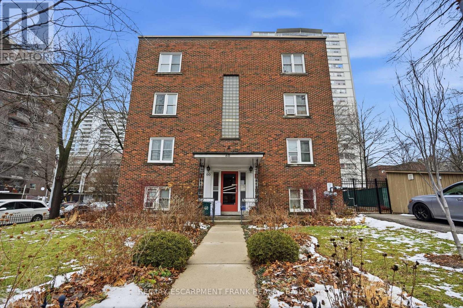 104 - 60 ROBINSON STREET, Hamilton (Durand), Ontario L8P1Y9