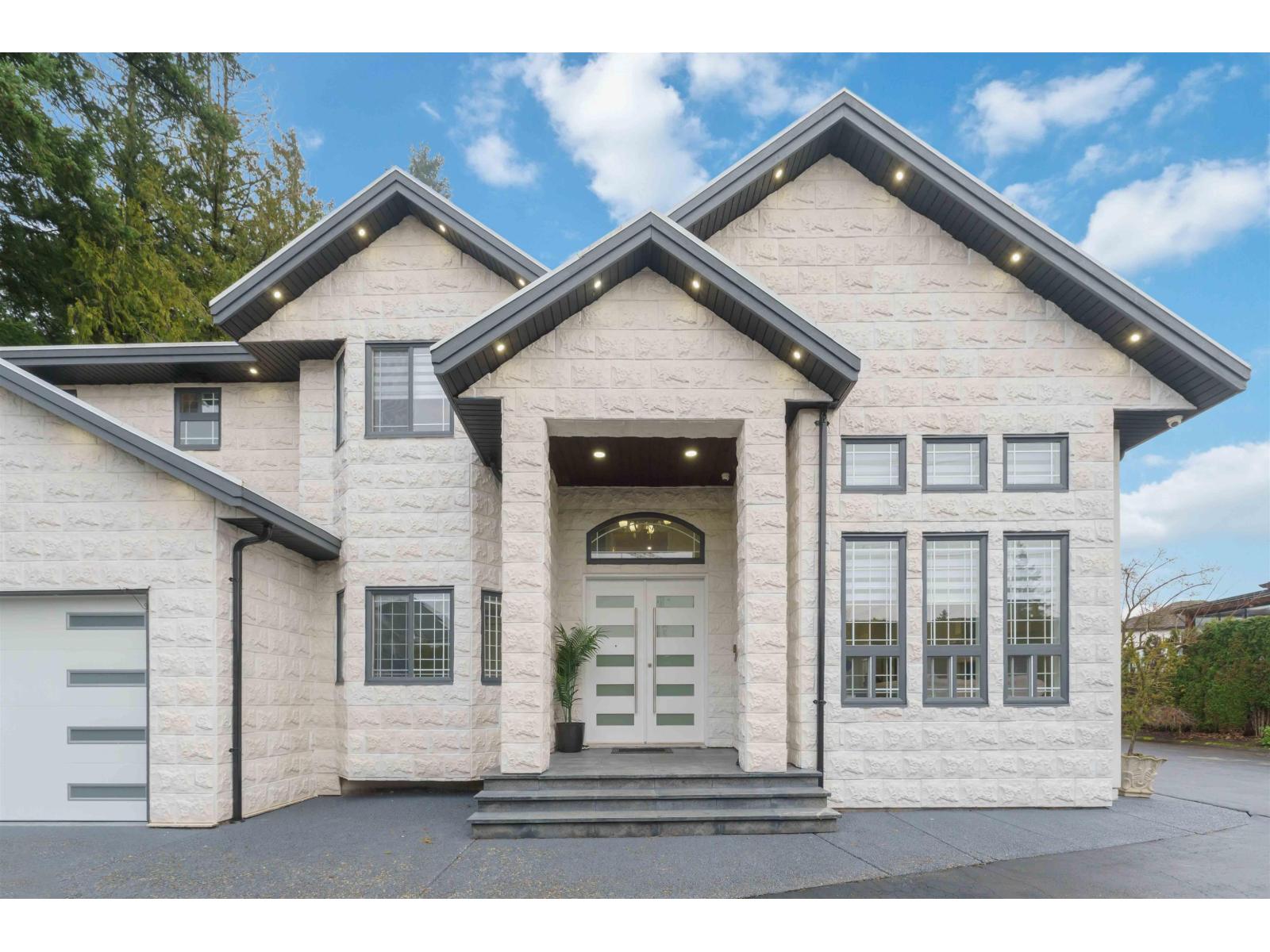 For sale: 6168 126 STREET, Surrey, British Columbia V3X1V6 - R3077341 ...