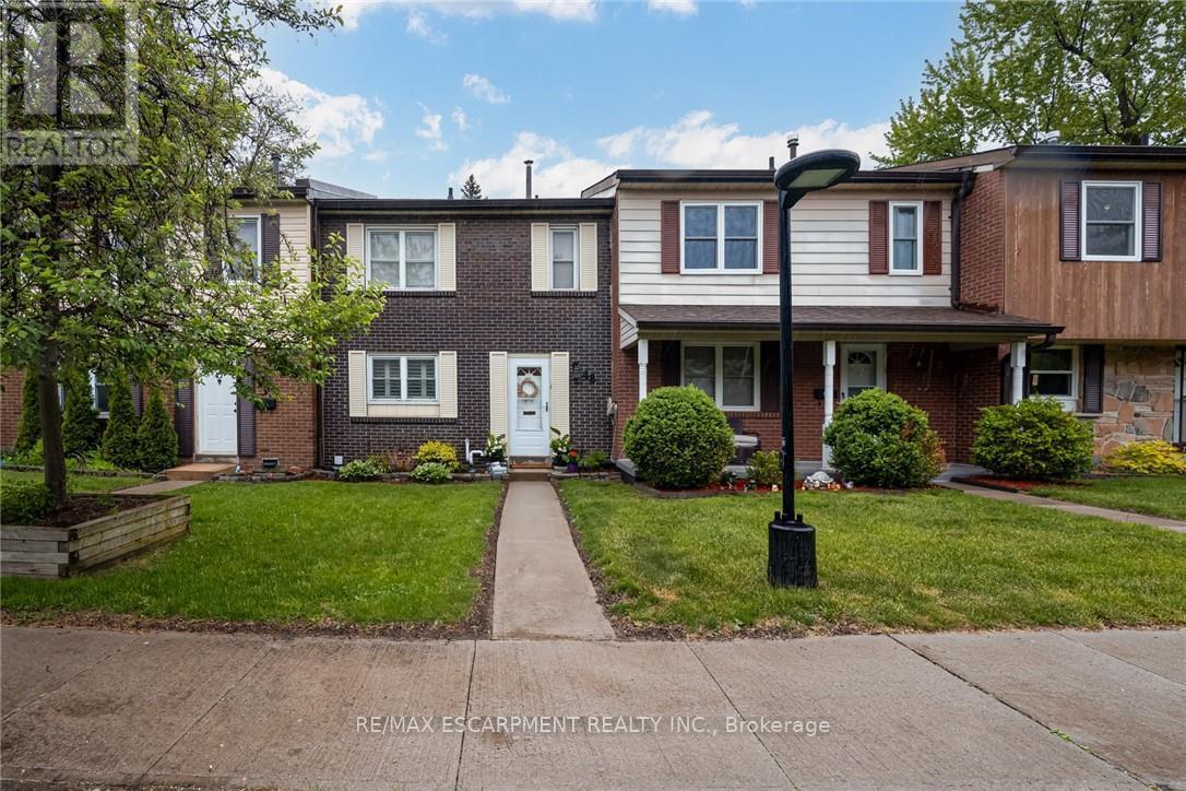 Row / Townhouse for Sale in 48 - 2825 GANANOQUE DRIVE|Mississauga (Meadowvale), Ontario L5N1V6
