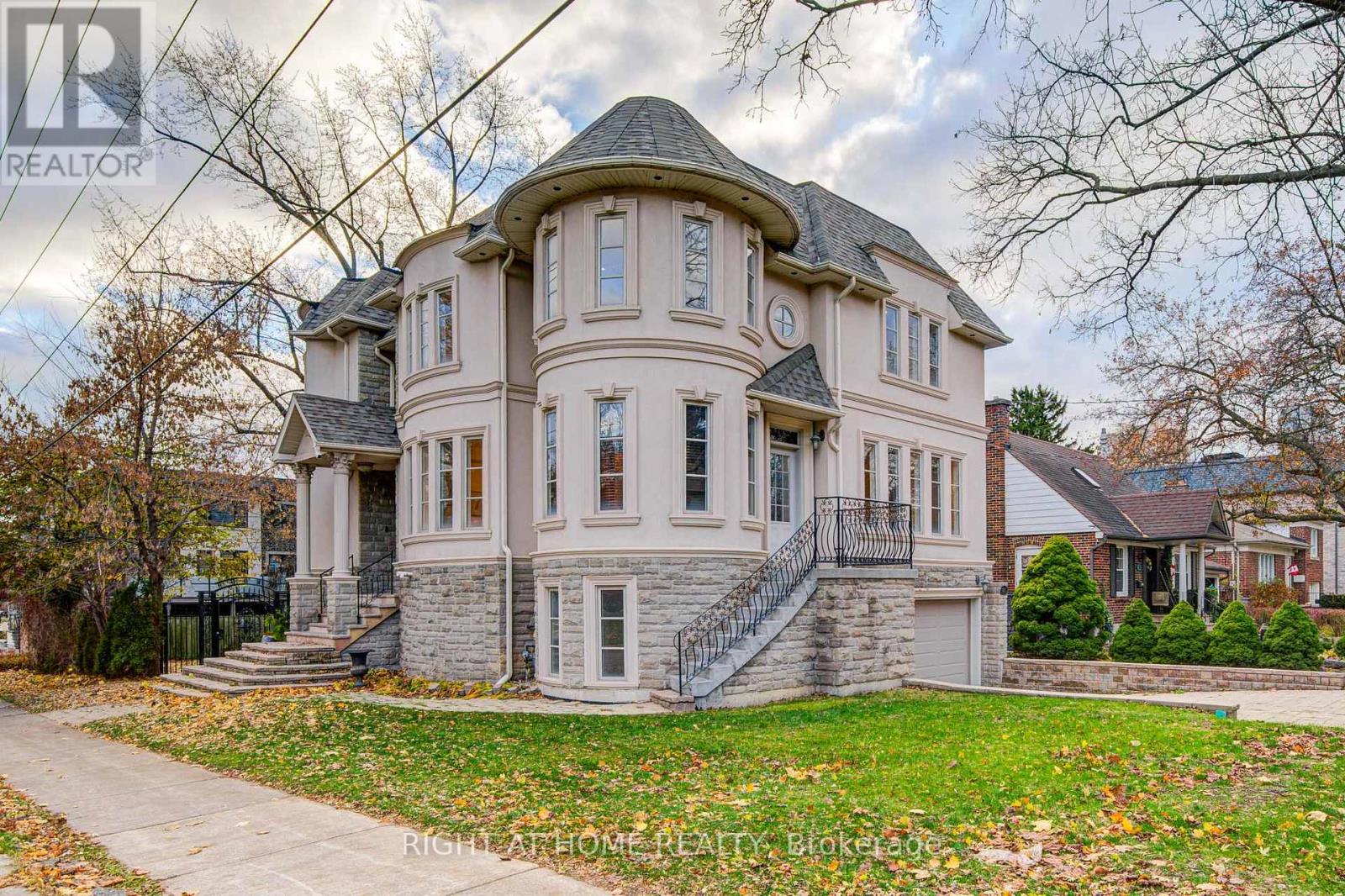 125 KINGSDALE AVENUE