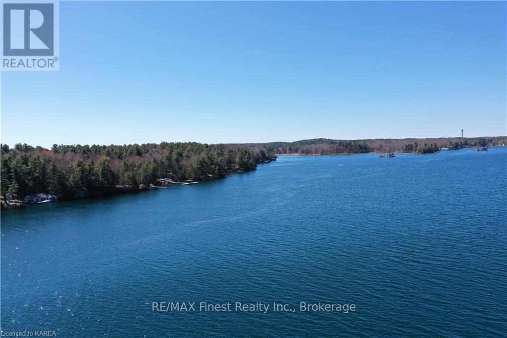For sale: C CLUB ISLAND, Leeds and the Thousand Islands, Ontario