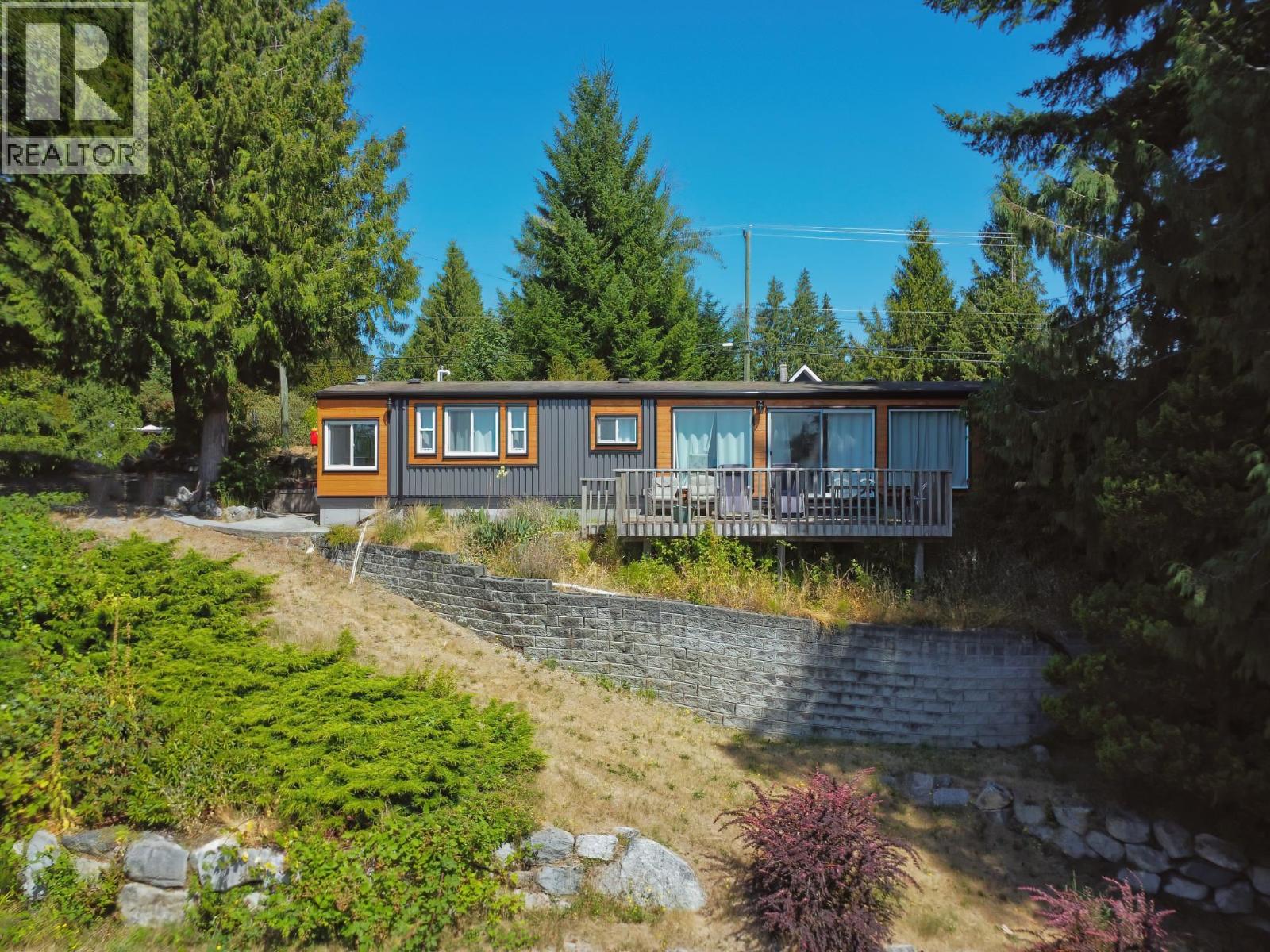 For sale: 7949 REDROOFFS ROAD, Halfmoon Bay, British Columbia V7Z1C6 ...