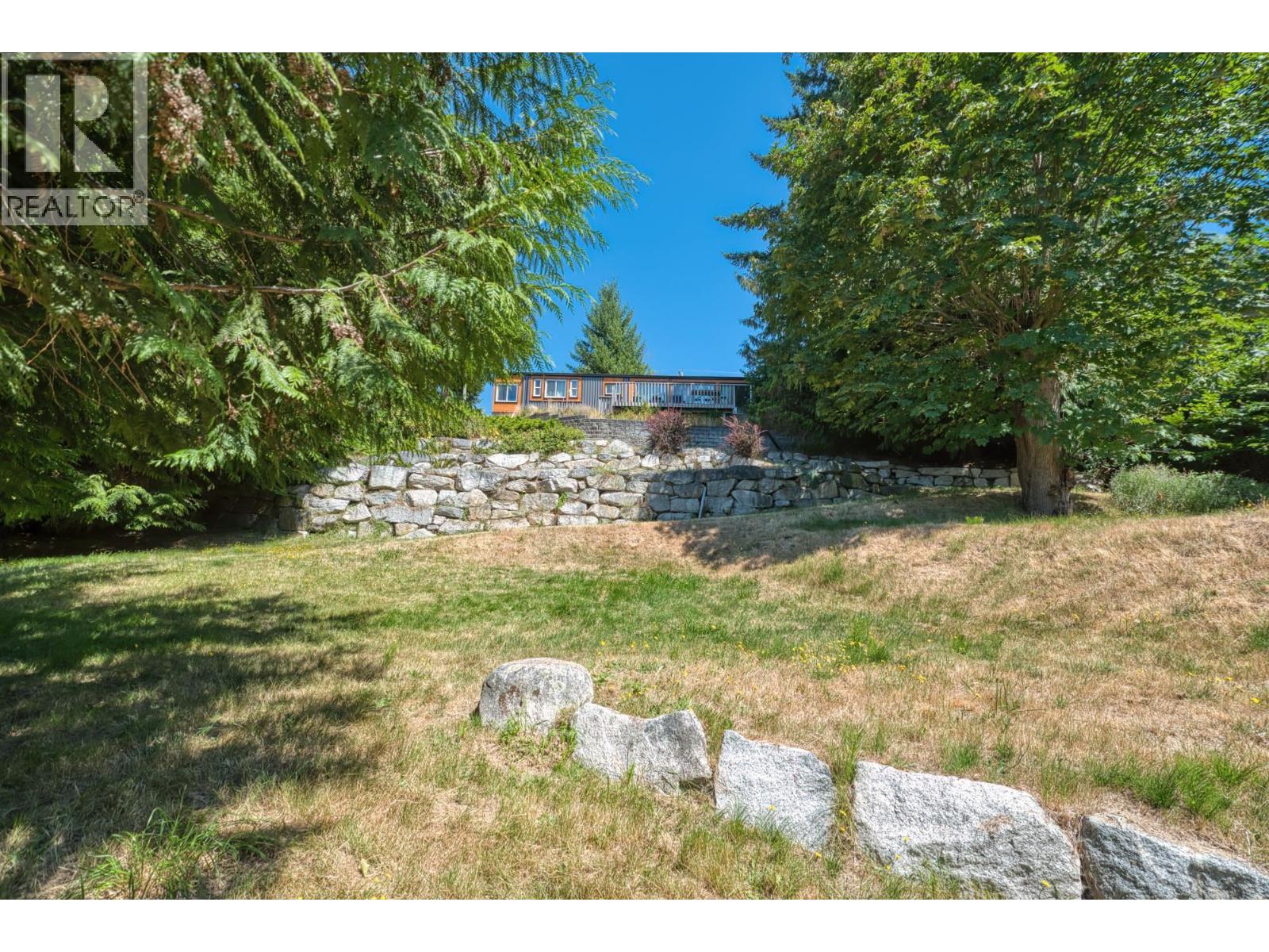 For sale: 7949 REDROOFFS ROAD, Halfmoon Bay, British Columbia V7Z1C6 ...
