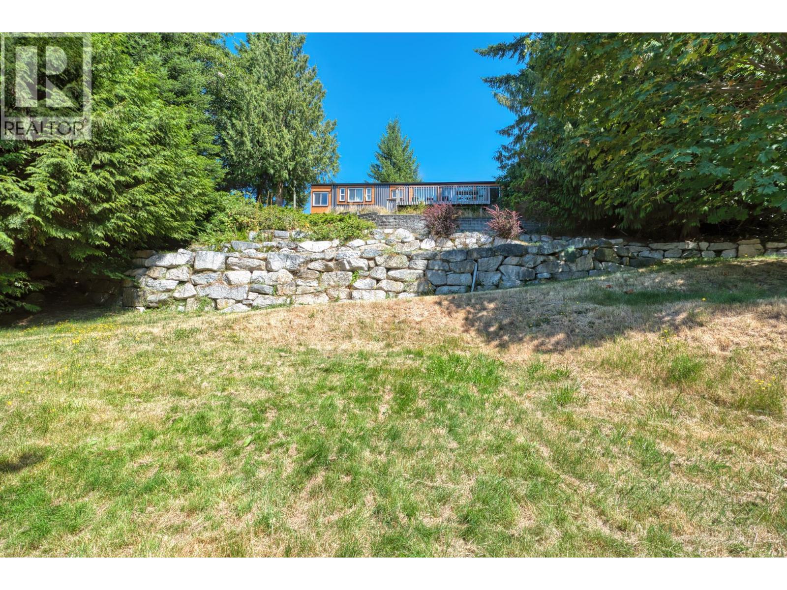 For sale: 7949 REDROOFFS ROAD, Halfmoon Bay, British Columbia V7Z1C6 ...