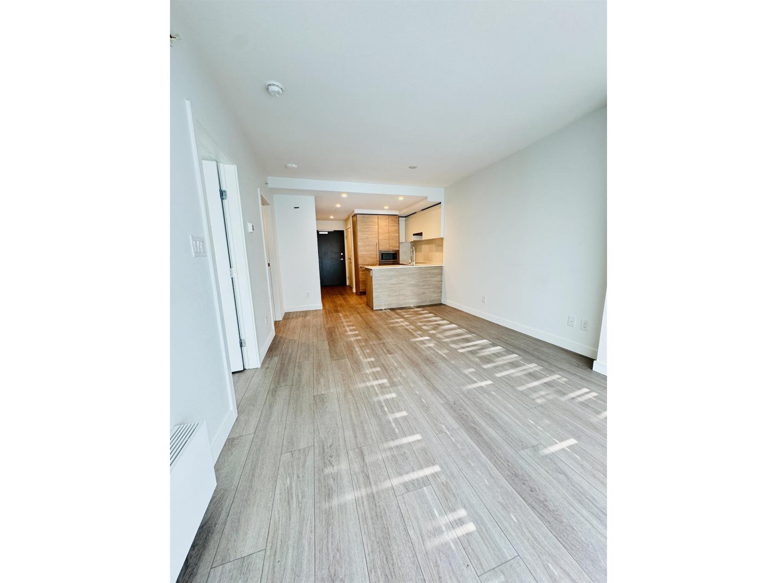 For sale: 3102 13615 FRASER HIGHWAY, Surrey, British Columbia