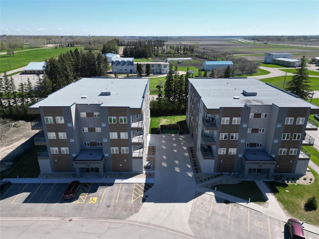 315 Oxford Common Common