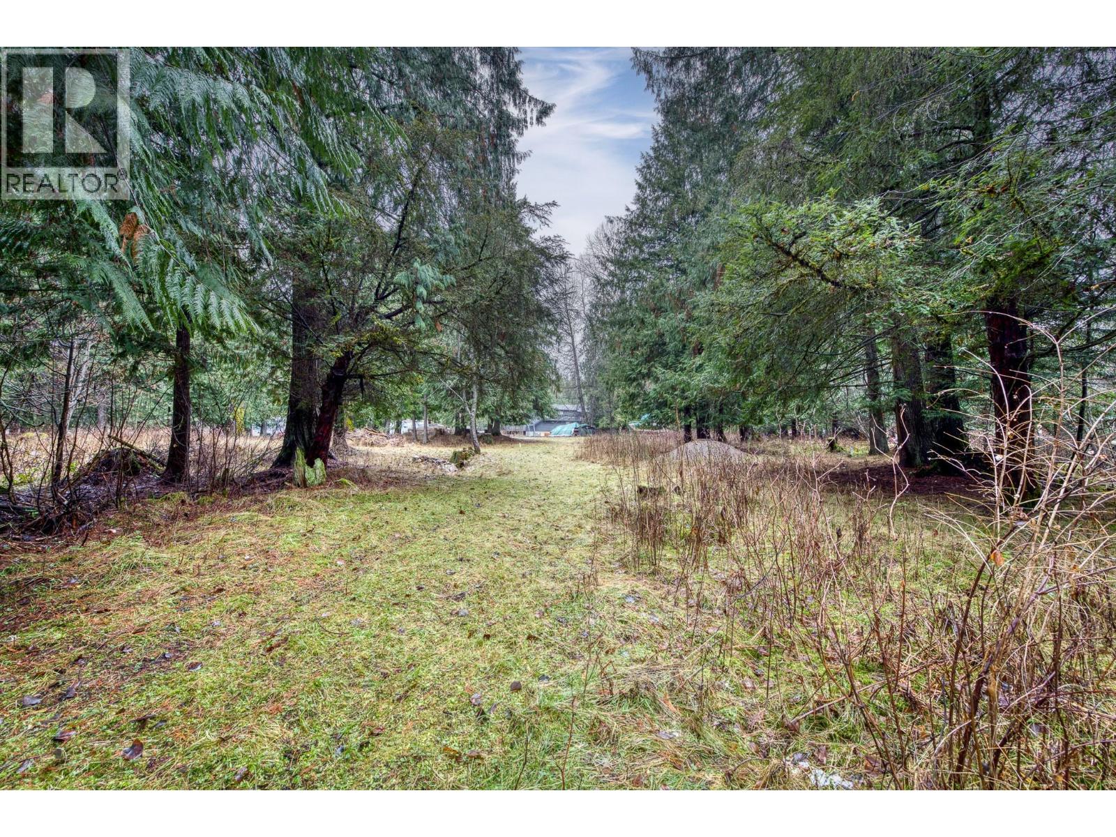 For sale: 16102 3A Highway, Crawford Bay, British Columbia V0B1E0 ...