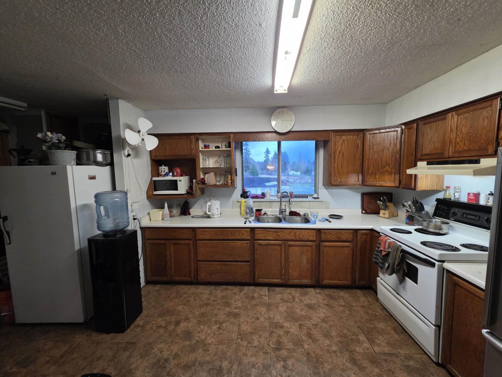 For sale: 9072 187TH STREET, Surrey, British Columbia V4N3N4