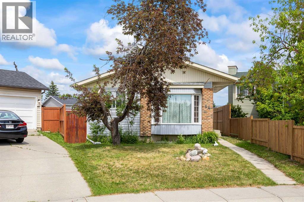 House for Sale in 44 Taraglen Place NE|Calgary, Alberta T3L2N4 2