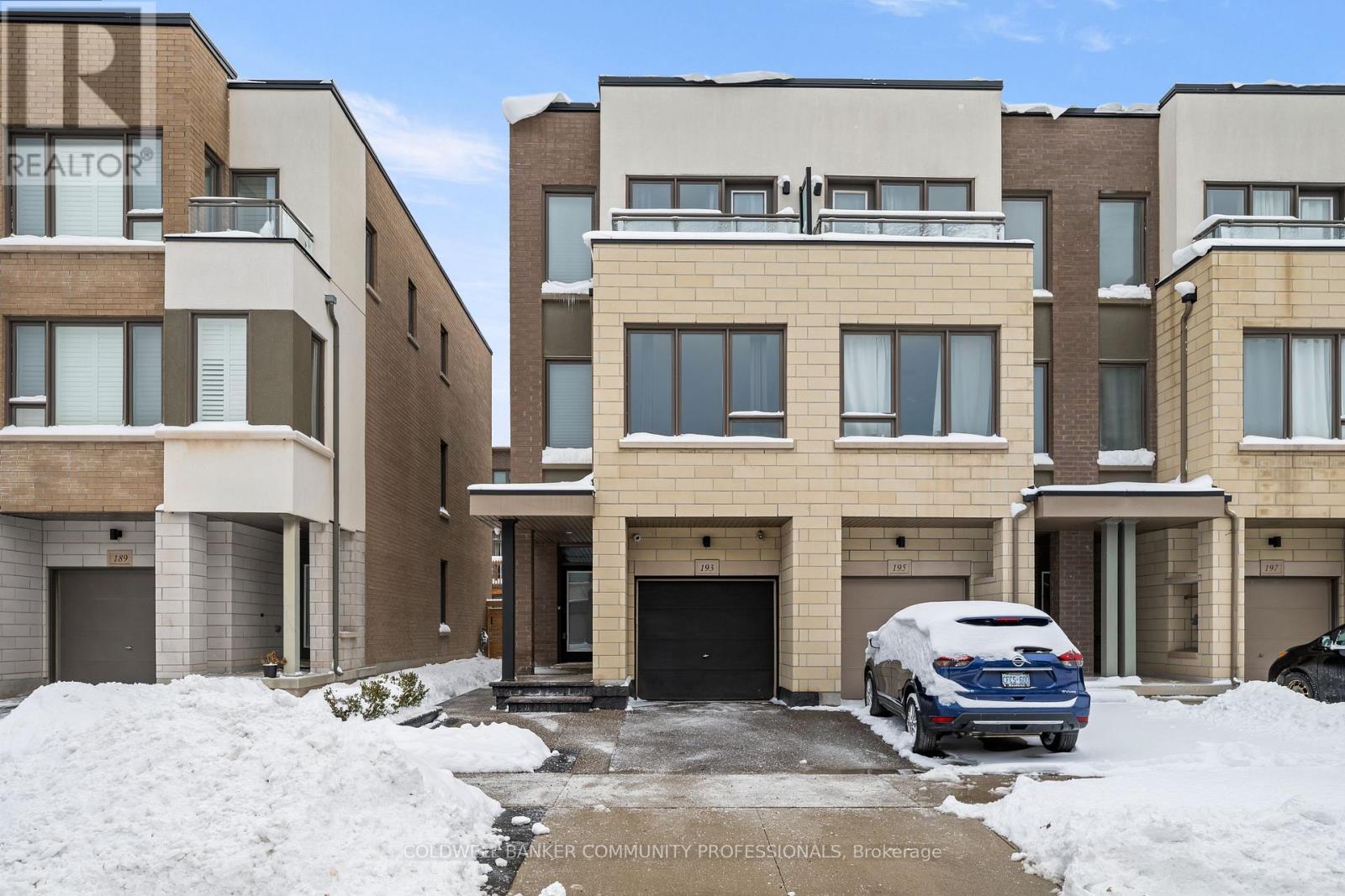 Row / Townhouse for Sale in 193 HUGUENOT ROAD|Oakville (GO Glenorchy), Ontario L6H0L6