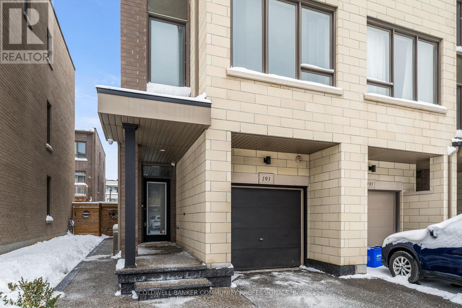 Row / Townhouse for Sale in 193 HUGUENOT ROAD|Oakville (GO Glenorchy), Ontario L6H0L6 2