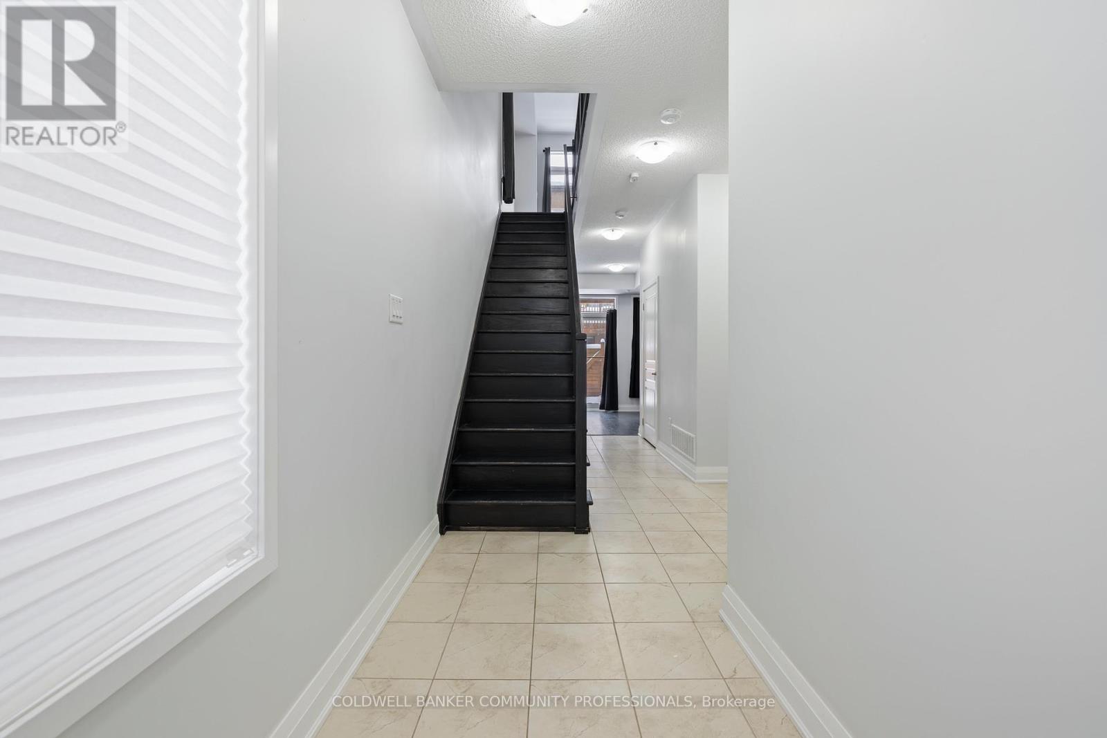 Row / Townhouse for Sale in 193 HUGUENOT ROAD|Oakville (GO Glenorchy), Ontario L6H0L6 4