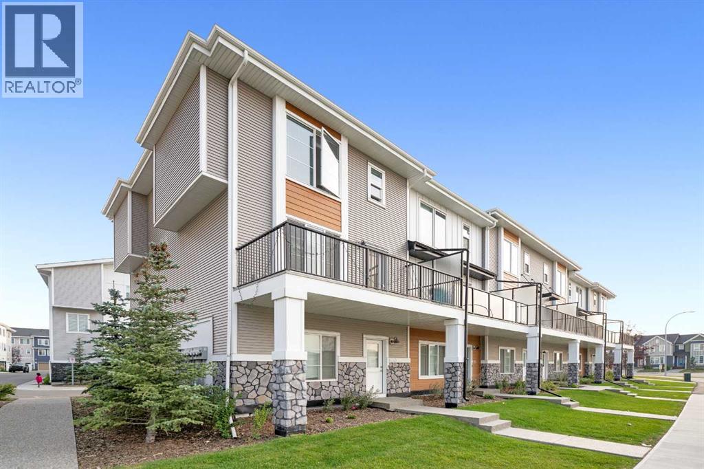 Row / Townhouse for Sale in 633 savanna Boulevard NE|Calgary, Alberta T3J2K2