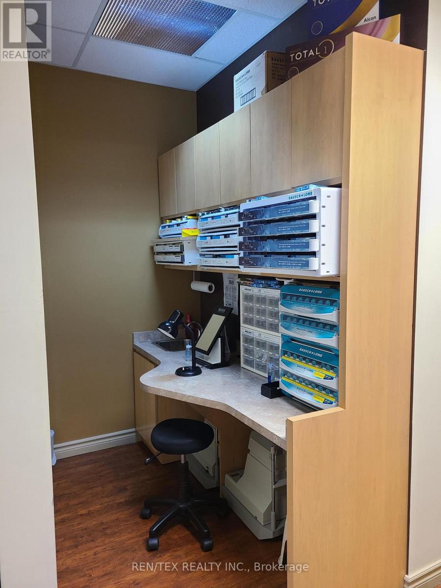 For sale: U4 - 6175 HIGHWAY 7, Vaughan (West Woodbridge Industrial Area