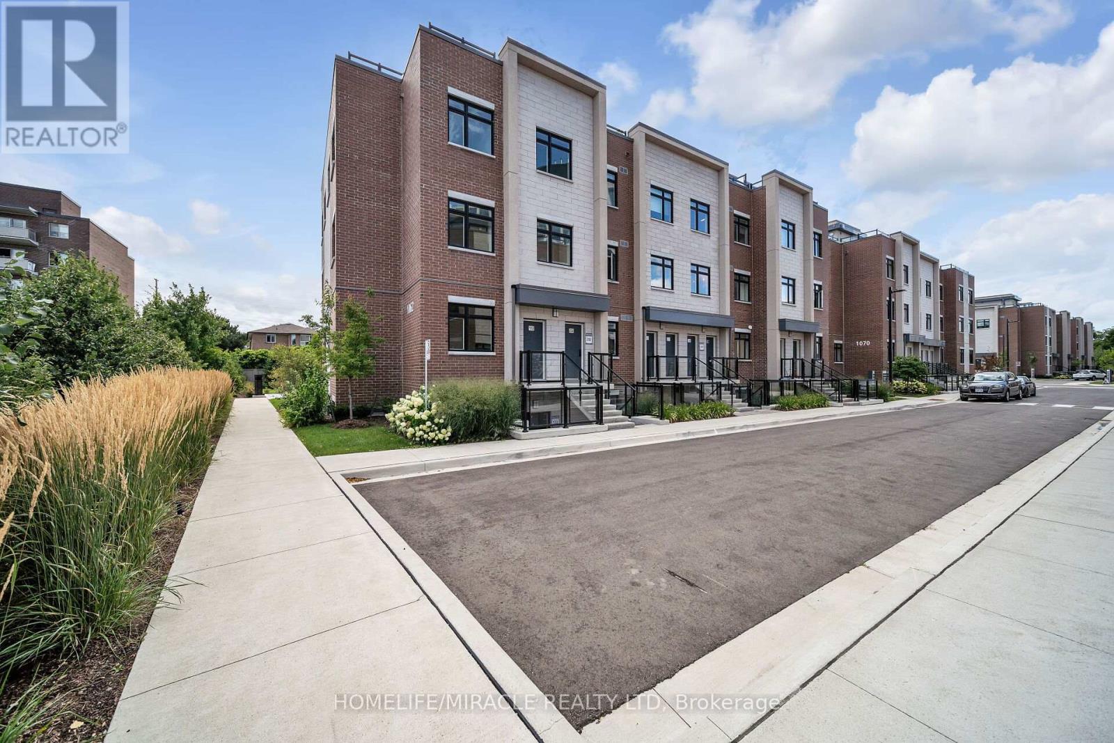 Row / Townhouse for Sale in 230 - 1062 DOUGLAS MCCURDY COMMON N|Mississauga (Lakeview), Ontario L5G4B1 4