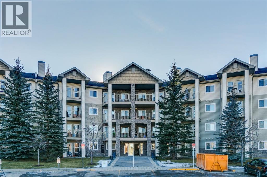 Apartment for Sale in 112, 5000 Somervale Court SW|Calgary, Alberta T2Y4M1 2
