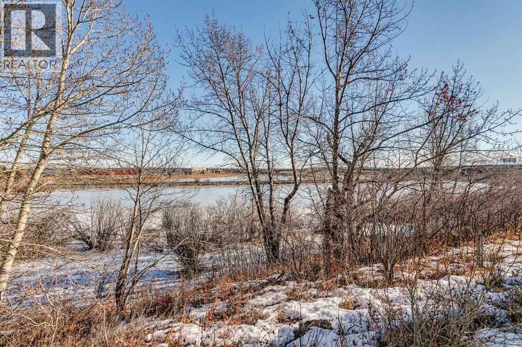 Apartment for Sale in 112, 5000 Somervale Court SW|Calgary, Alberta T2Y4M1 3