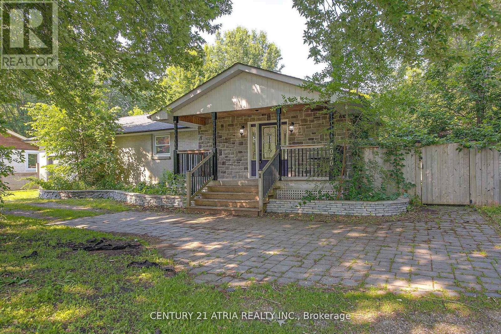 For sale: 2070 ST. PAUL ROAD, Innisfil (Alcona), Ontario L9S1V2 ...
