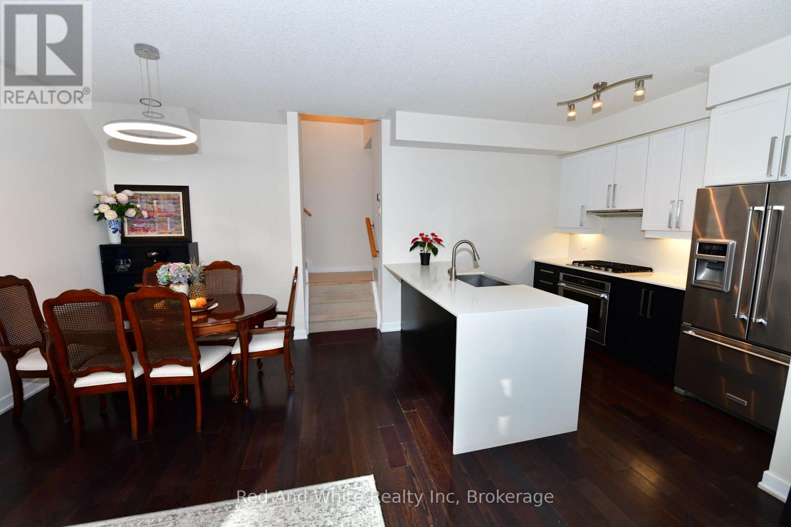 Row / Townhouse for Sale in 3 - 4080 PARKSIDE VILLAGE DRIVE|Mississauga (Creditview), Ontario L5B0K2 3