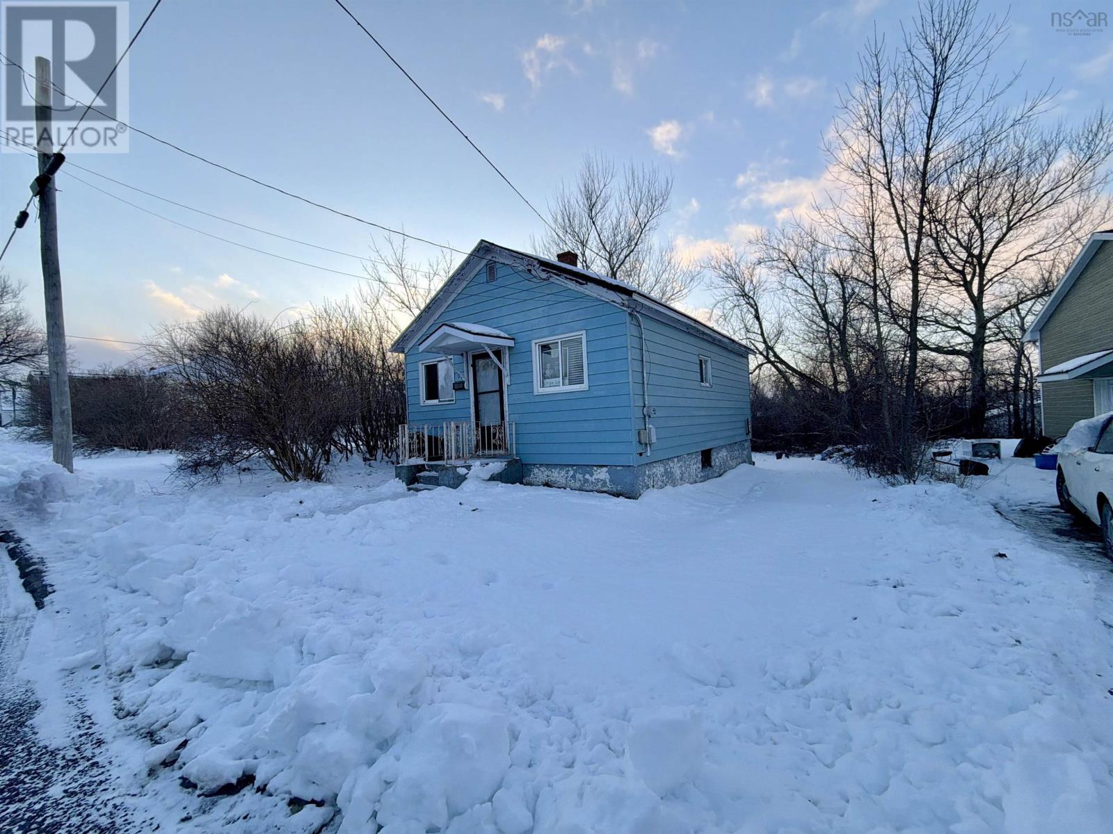 385 Gibbon Street, New Waterford, Nova Scotia B1H3N3