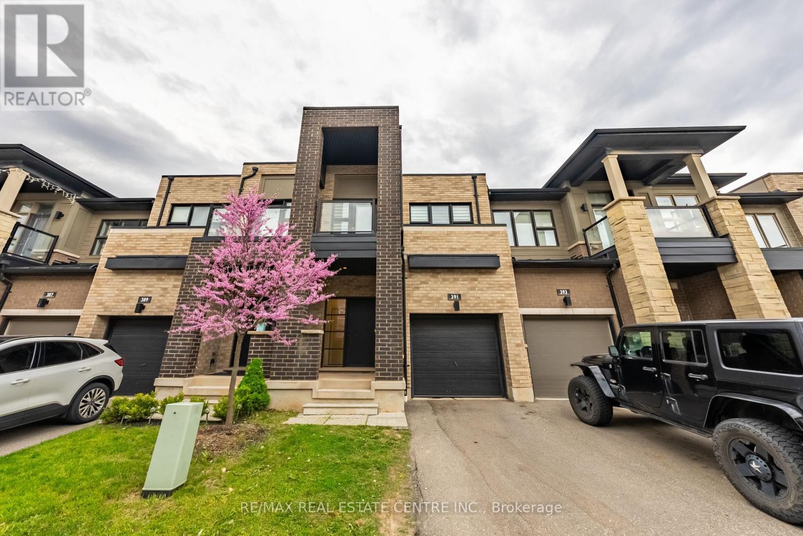 Row / Townhouse for Sale in 391 ATHABASCA COMMON|Oakville (JM Joshua Meadows), Ontario L6H0R5
