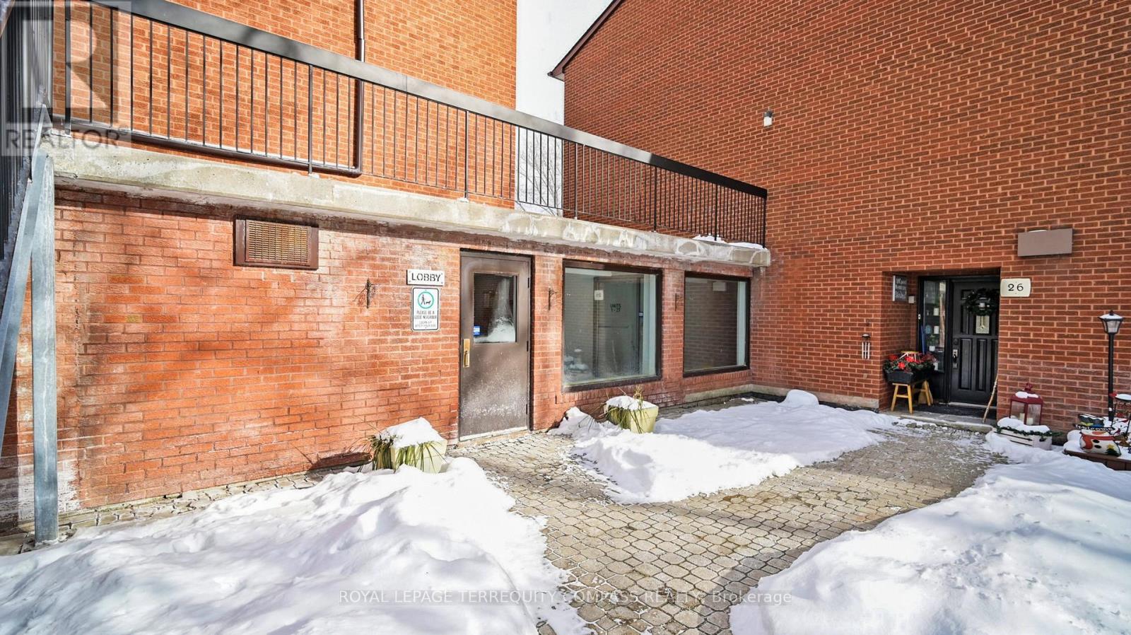 Row / Townhouse for Sale in 8 - 530 FALGARWOOD DRIVE|Oakville (FA Falgarwood), Ontario L6H1N3 5