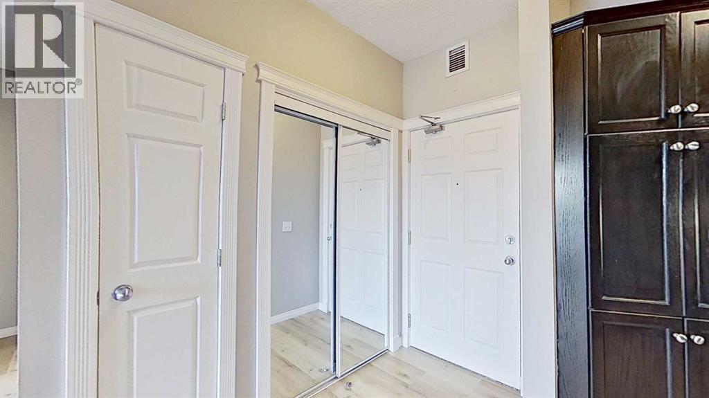 Apartment for Sale in 208, 1507 Centre A Street NE|Calgary, Alberta T2E2Z8 3
