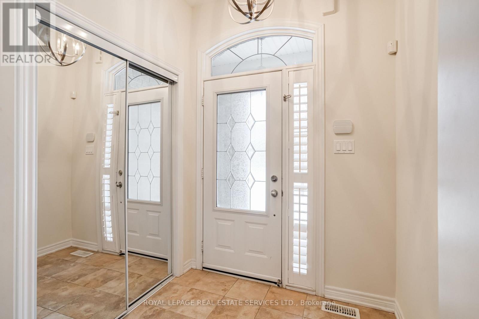 Row / Townhouse for Sale in 1259 CRAIGLEITH ROAD|Oakville (JC Joshua Creek), Ontario L6H0B6 4