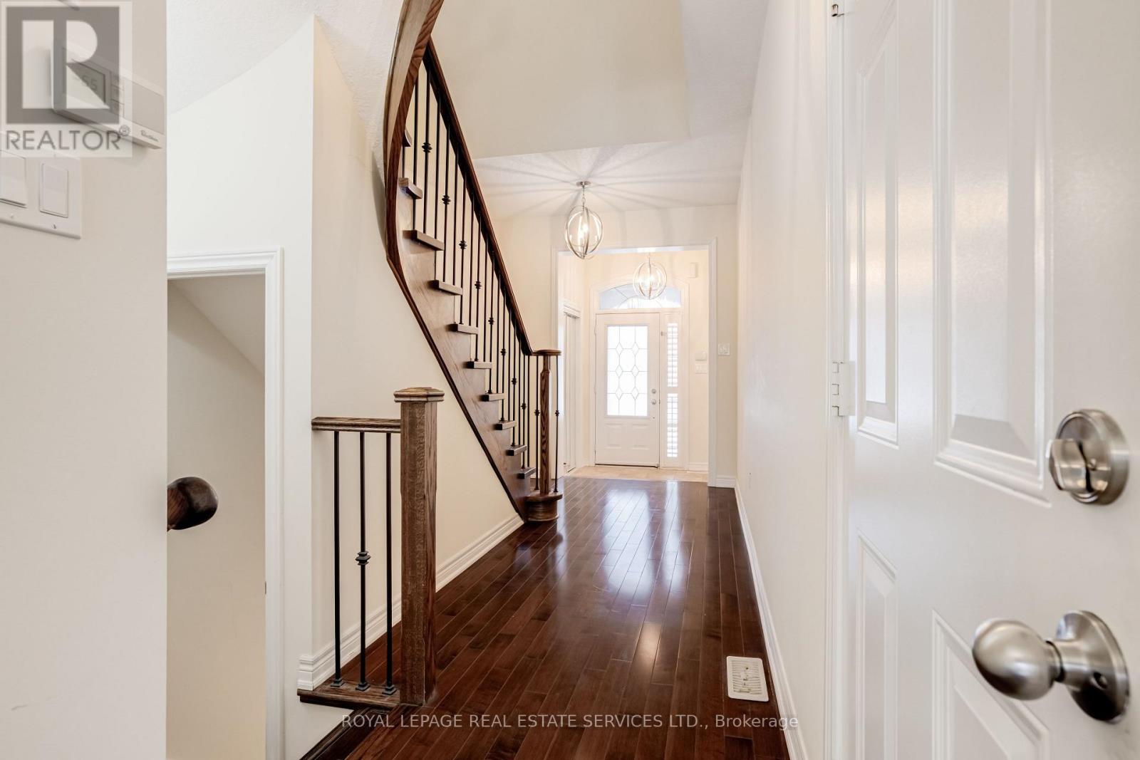 Row / Townhouse for Sale in 1259 CRAIGLEITH ROAD|Oakville (JC Joshua Creek), Ontario L6H0B6 5