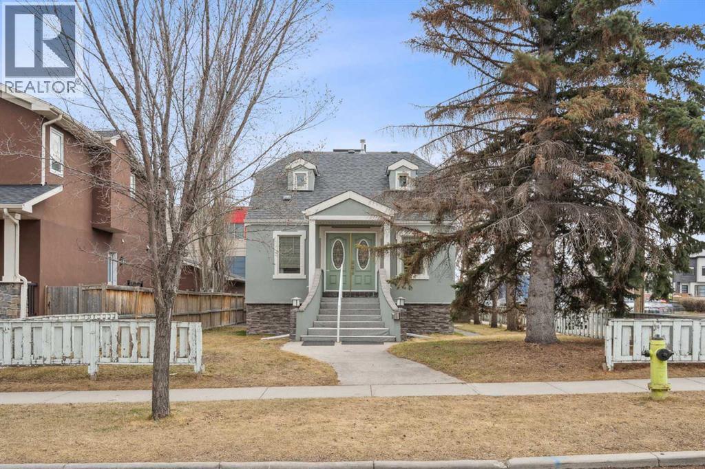 House for Sale in 475 27 Avenue NW|Calgary, Alberta T2M2H7 2