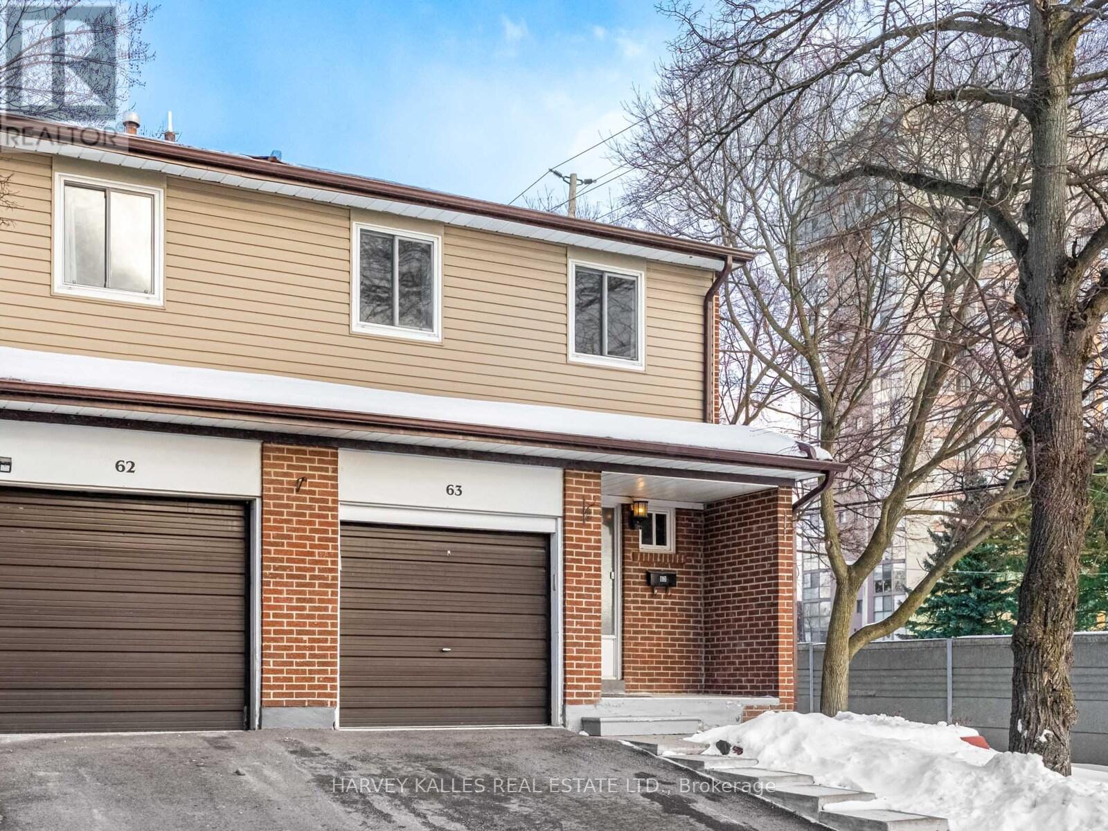 Row / Townhouse for Sale in 63 - 3025 CEDARGLEN GATE|Mississauga (Erindale), Ontario L5C2V7 2