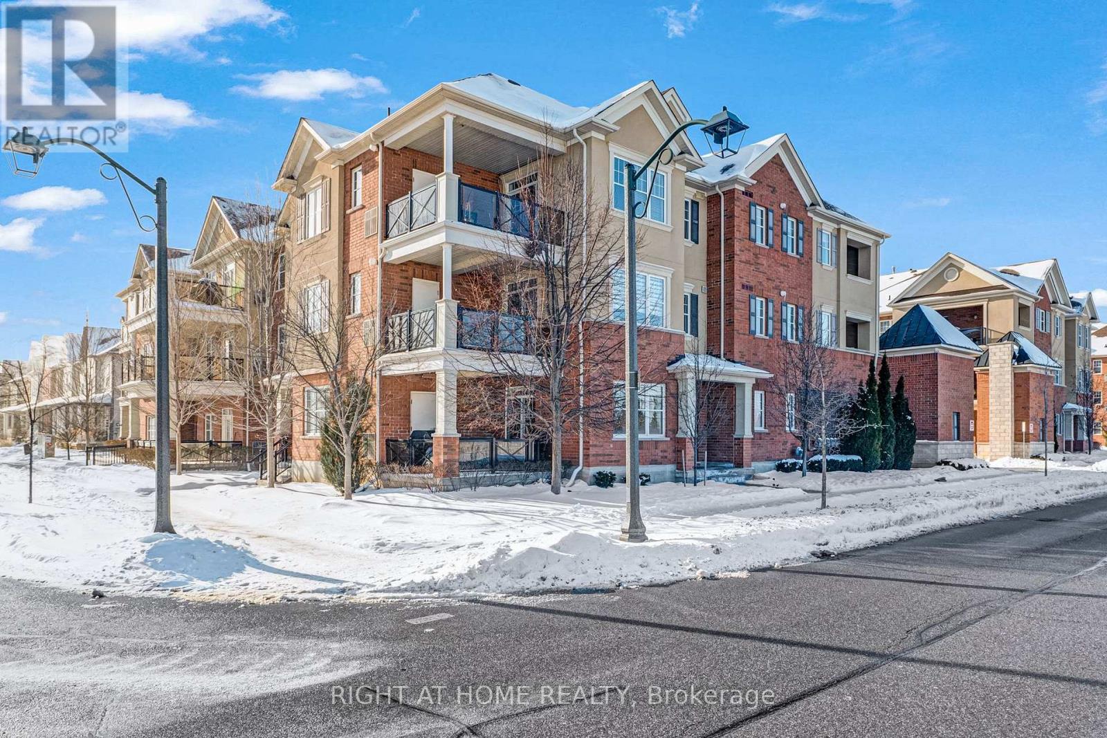 Row / Townhouse for Sale in 101 - 277 GATWICK DRIVE|Oakville (RO River Oaks), Ontario L6H0K7 2