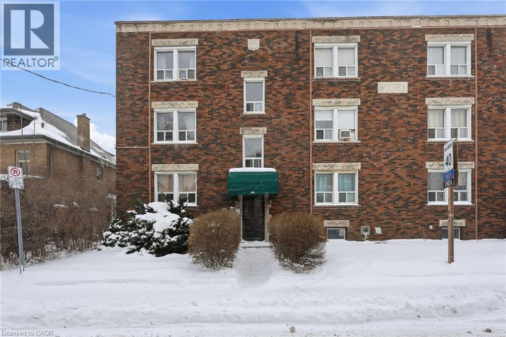 97 CONNAUGHT Avenue S Unit# 10, Hamilton, Ontario L8M3C4