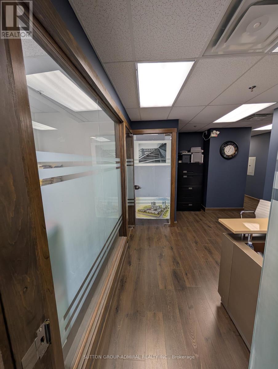 For sale: 301 - 10376 YONGE STREET, Richmond Hill (Mill Pond