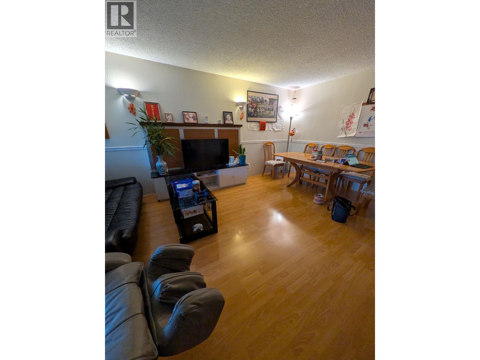 For sale: 5929 IMPERIAL STREET, Burnaby, British Columbia V5J1G4