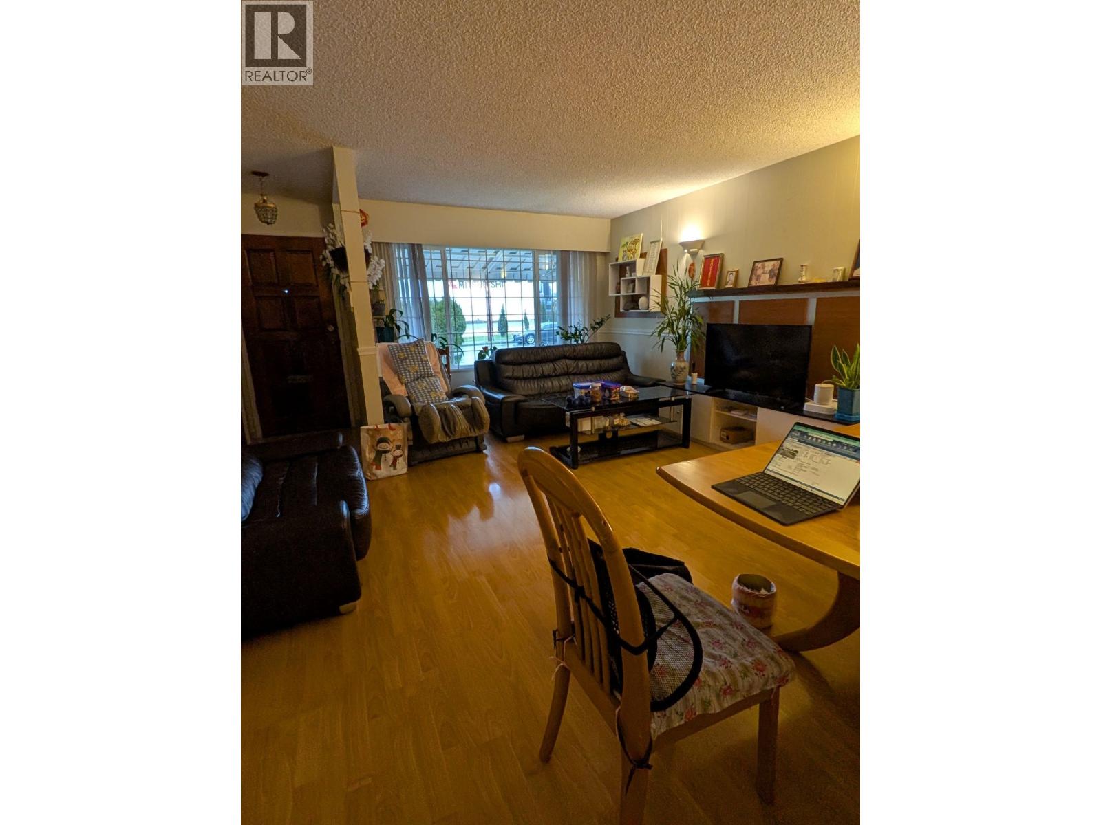 For sale: 5929 IMPERIAL STREET, Burnaby, British Columbia V5J1G4