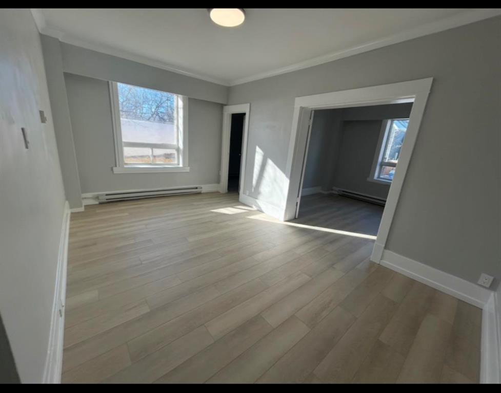 1 290 Beverley Street, Winnipeg, Manitoba R3G1T7