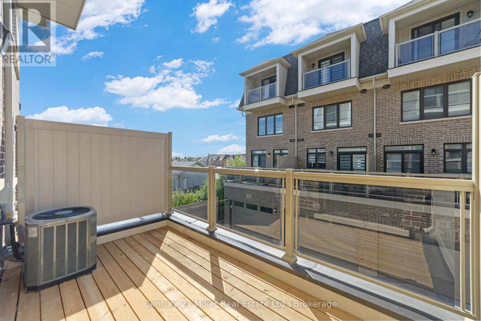 Row / Townhouse for Sale in 50 - 2150 TRAFALGAR ROAD|Oakville (RO River Oaks), Ontario L6H8A5 4