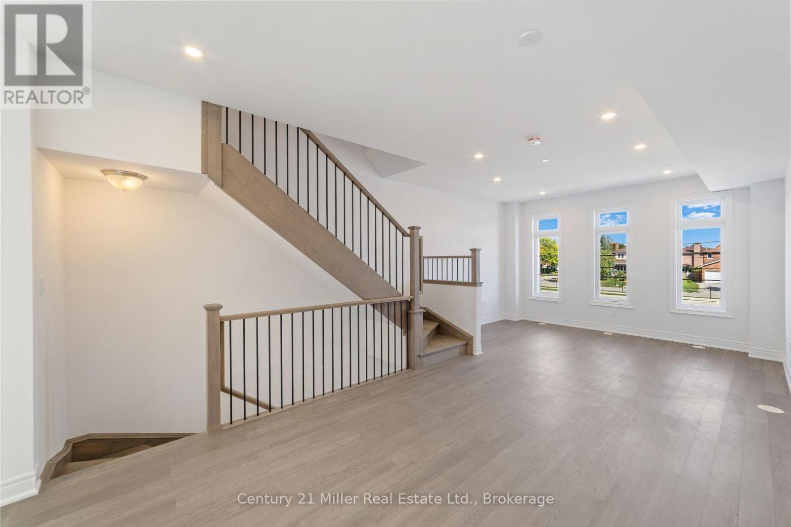 Row / Townhouse for Sale in 50 - 2150 TRAFALGAR ROAD|Oakville (RO River Oaks), Ontario L6H8A5 5