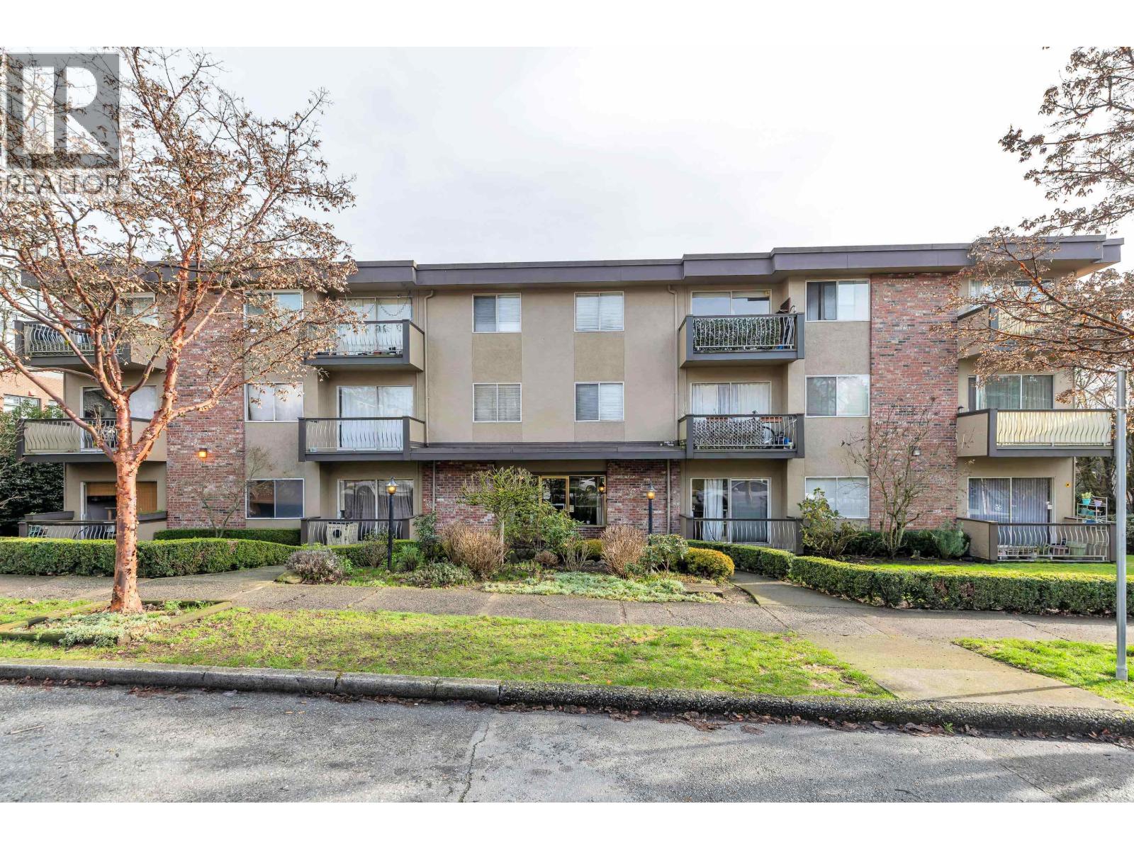 113 610 THIRD AVENUE, New Westminster, British Columbia V3M1N5