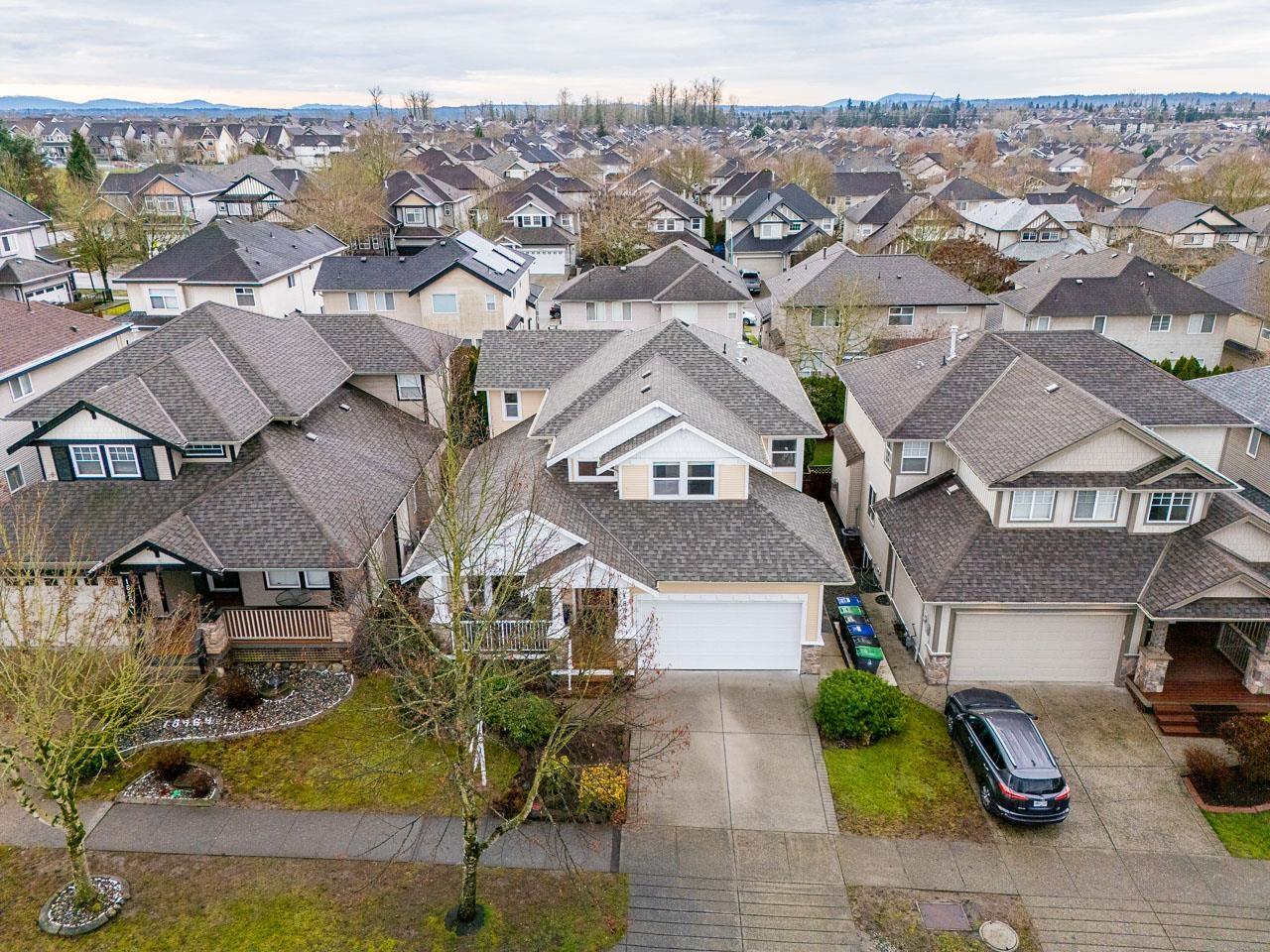 For sale: 18954 71 AVENUE, Surrey, British Columbia V4N5M7