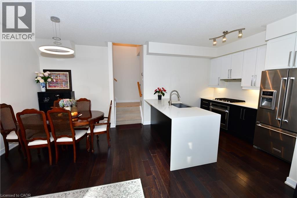 Row / Townhouse for Sale in 4080 PARKSIDE VILLAGE Drive Unit# 3|Mississauga, Ontario L5B0K2 3