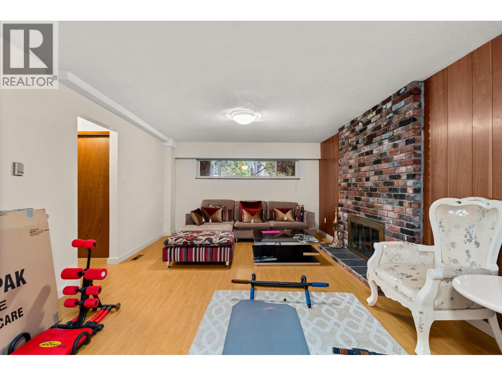 For sale: 4651 W 16TH AVENUE, Vancouver, British Columbia V6R3E9 ...