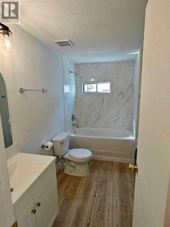 Mobile Home for Sale in 30, 2106 50 Street SE|Calgary, Alberta T2B1M7 4