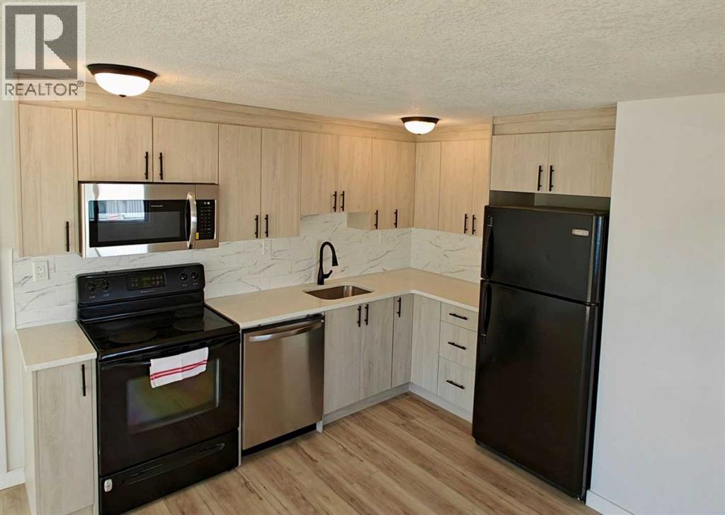 Mobile Home for Sale in 30, 2106 50 Street SE|Calgary, Alberta T2B1M7 3