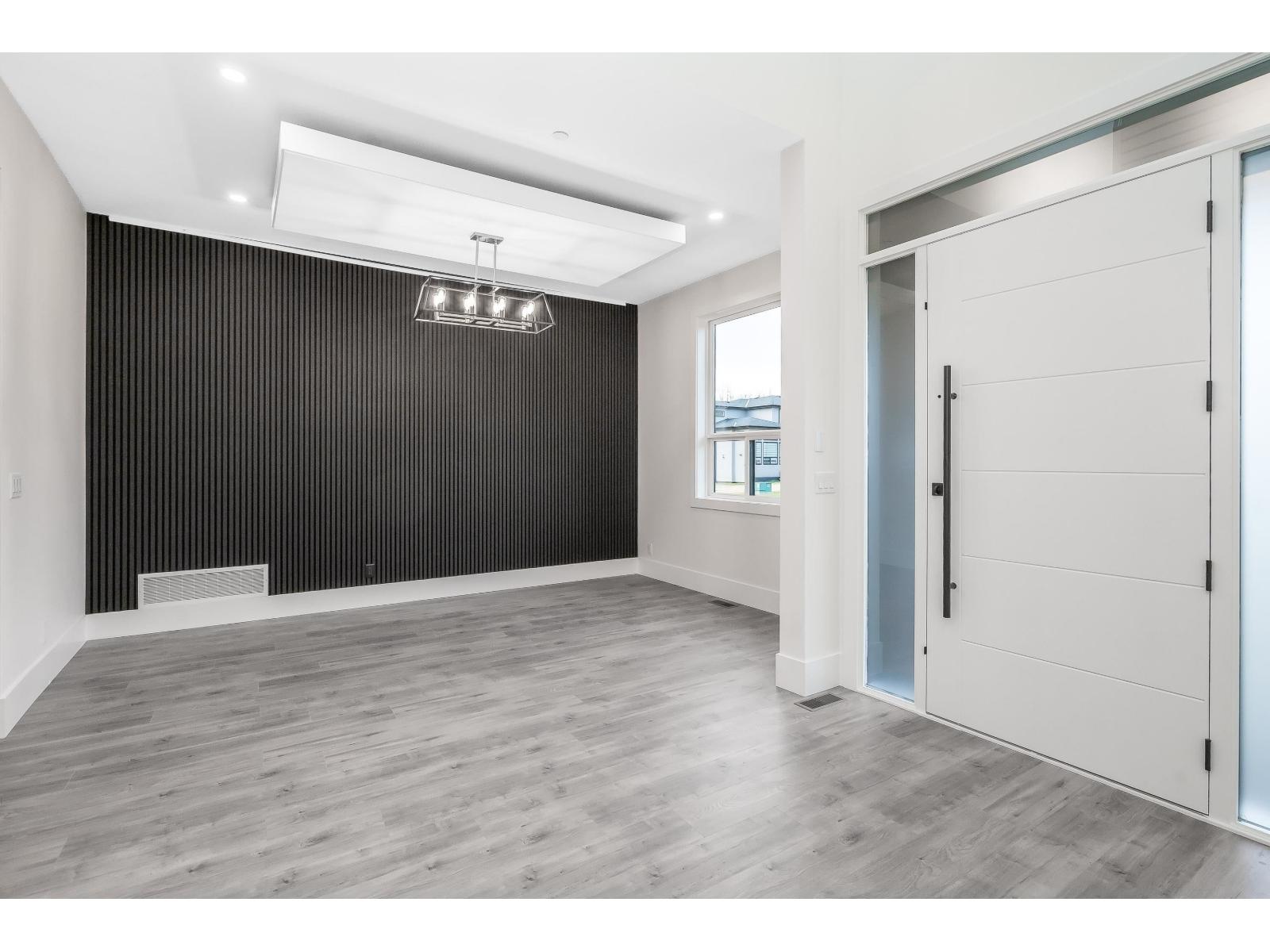For sale: 34054 HUNDERT CRESCENT, Mission, British Columbia V2V0H9