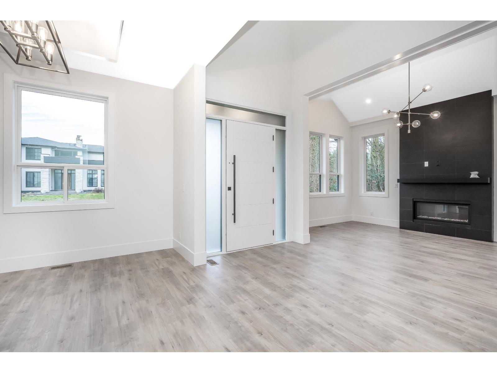 For sale: 34054 HUNDERT CRESCENT, Mission, British Columbia V2V0H9