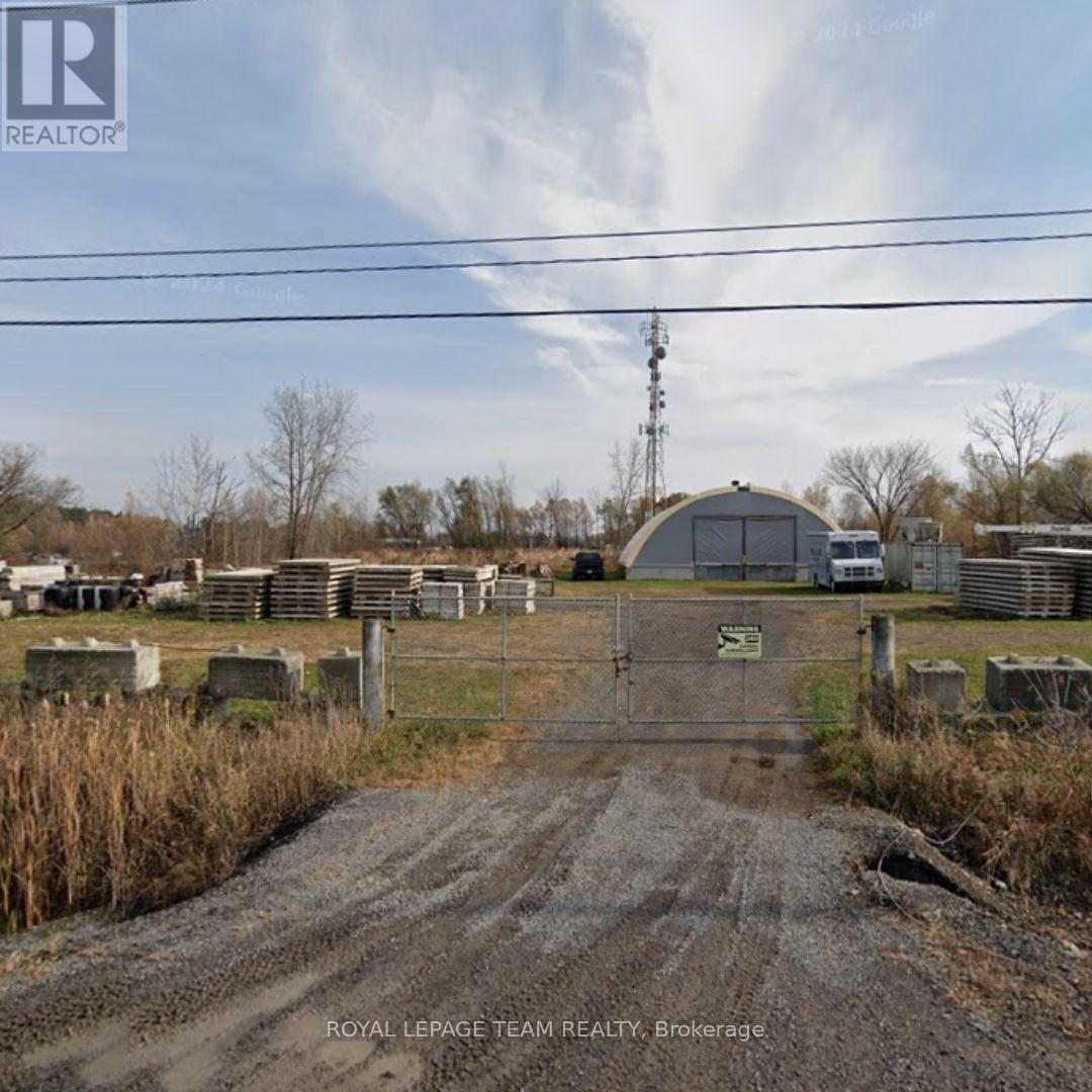 UNIT 1 - 4035 HAWTHORNE ROAD