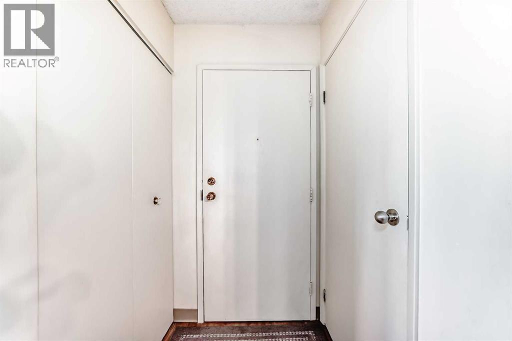 Apartment for Sale in 5212, 315 Southampton Drive SW|Calgary, Alberta T2W2T6 3